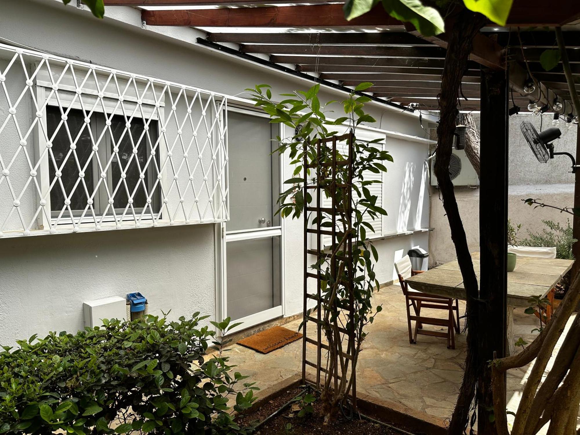Апартаменты Antonis'S Garden House Афины Экстерьер фото
